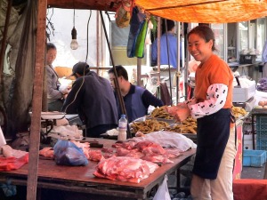 market-woman-186129_1280