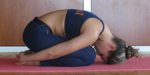 "Balasana" by Iveto - Own work. Licensed under GFDL via Wikimedia Commons.